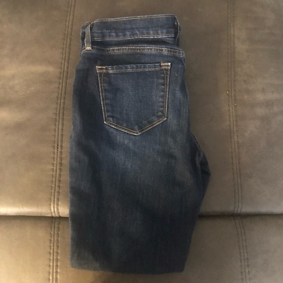 Women’s Old Navy Curvy Size 6 Short Mid Rise Jeans - Picture 1 of 7